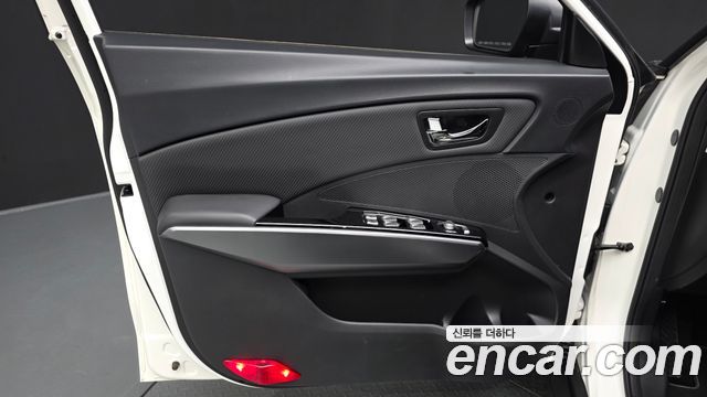 KG Mobility (SsangYong) Tivoli Armor Gear Edition 2WD 2018 — фото 24