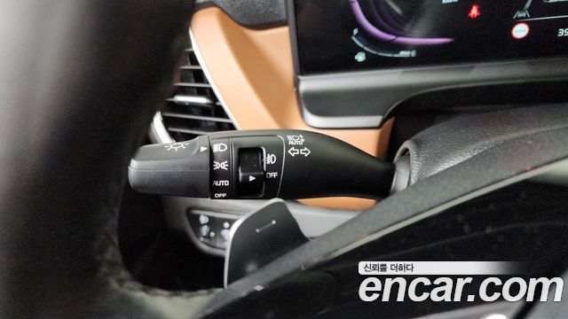 Kia Seltos Gasoline 2.0 2WD Signature 2023 — фото 21