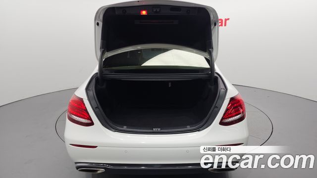 Mercedes-Benz E-Class (W213) E300 Avantgarde 2019 — фото 20