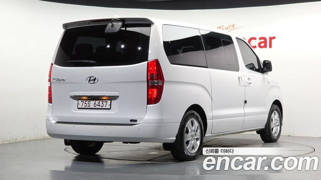 Hyundai Grand Starex 12-Seater LPi Smart 2020 — фото 2