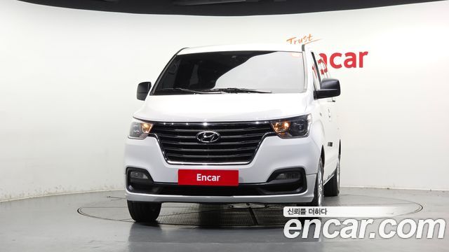 Hyundai Grand Starex 12-Seater LPi Smart 2020 — фото 3