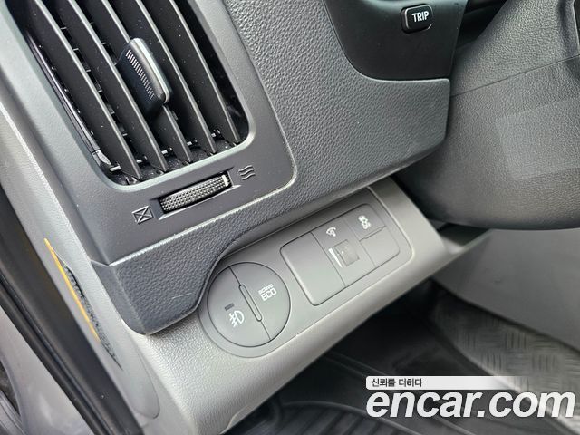 Hyundai Grand Starex Van 3-Seater Smart 2021 — фото 16