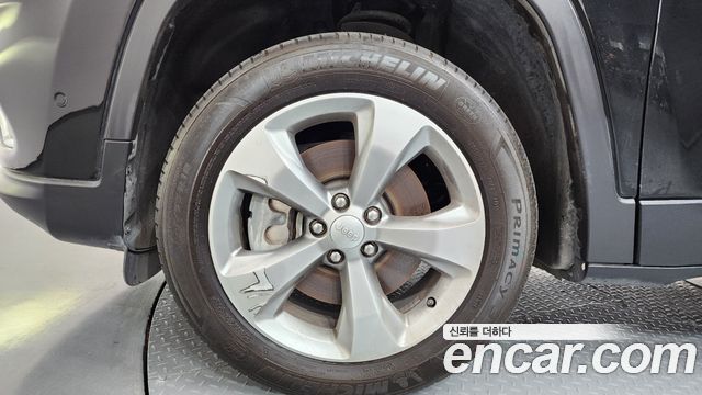 Jeep Cherokee (KL) 2.4 Limited AWD 2022 — фото 5