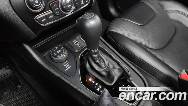 Jeep Cherokee (KL) 2.4 Limited AWD 2022 — фото 9