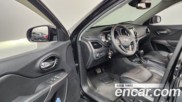 Jeep Cherokee (KL) 2.4 Limited AWD 2022 — фото 10