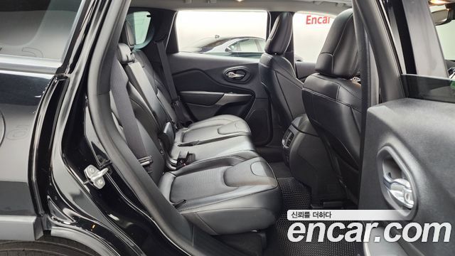Jeep Cherokee (KL) 2.4 Limited AWD 2022 — фото 11