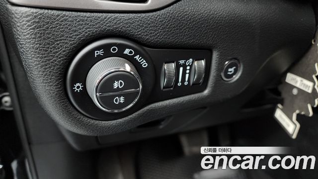 Jeep Cherokee (KL) 2.4 Limited AWD 2022 — фото 28