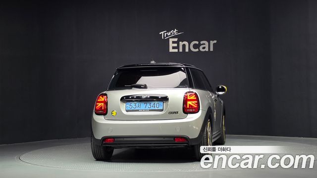 MINI Cooper Electric SE Electric 3rd 2024 — фото 4