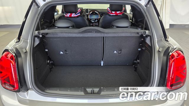 MINI Cooper Electric SE Electric 3rd 2024 — фото 20