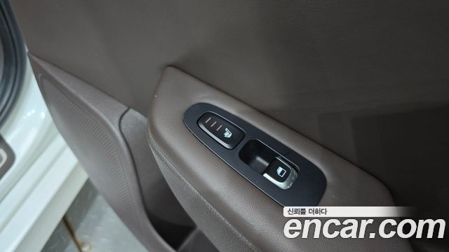 Kia Stinger 2.0 Turbo 2WD Platinum 2019 — фото 18