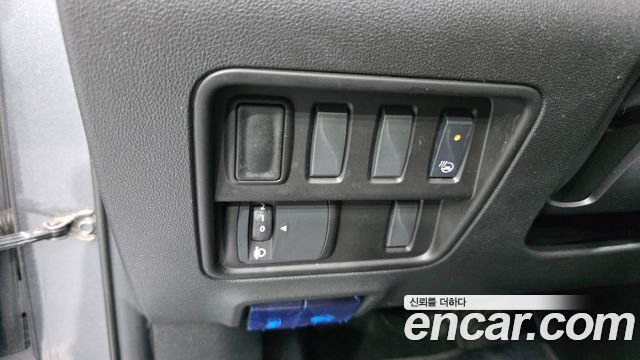 Renault Korea QM6 2.0 LPe LE Signature 2WD 2023 — фото 16