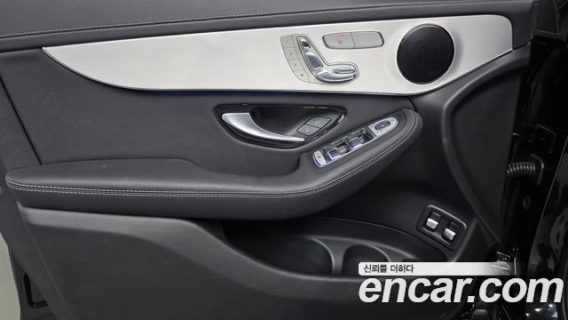 Mercedes-Benz GLC-Class (X253) GLC300e 4MATIC 2021 — фото 24
