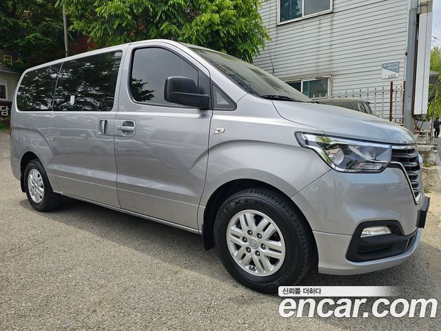 Hyundai Grand Starex Van 3-Seater Smart 2021 — фото 3