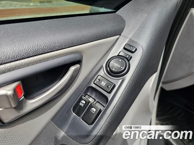 Hyundai Grand Starex Van 3-Seater Smart 2021 — фото 17