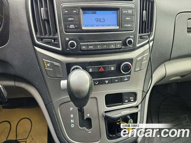 Hyundai Grand Starex Van 3-Seater Smart 2021 — фото 20