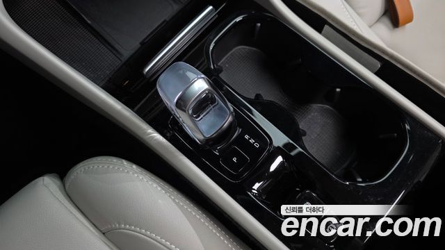 Volvo XC40 B4 Ultra Bright 2025 — фото 9