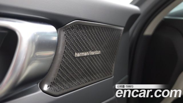 Volvo XC40 B4 Ultra Bright 2025 — фото 22