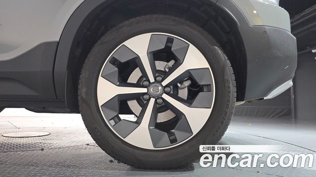 Volvo XC40 B4 Ultra Bright 2025 — фото 27