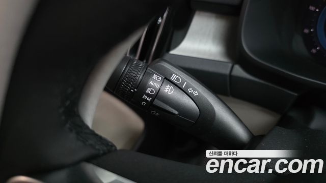 Volvo XC40 B4 Ultra Bright 2025 — фото 39