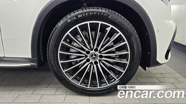 Mercedes-Benz GLC-Class (X254) GLC300 4MATIC AMG Line 2024 — фото 27