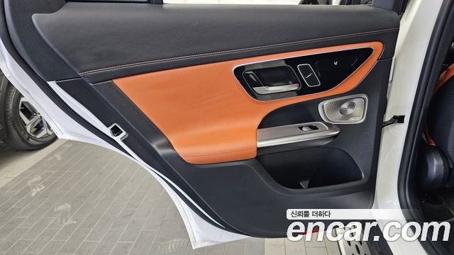 Mercedes-Benz GLC-Class (X254) GLC300 4MATIC AMG Line 2024 — фото 31