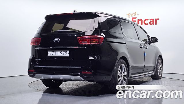 Kia Carnival 9-Seater Noblesse 2019 — фото 2