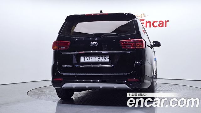 Kia Carnival 9-Seater Noblesse 2019 — фото 4
