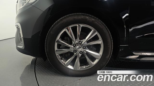 Kia Carnival 9-Seater Noblesse 2019 — фото 5