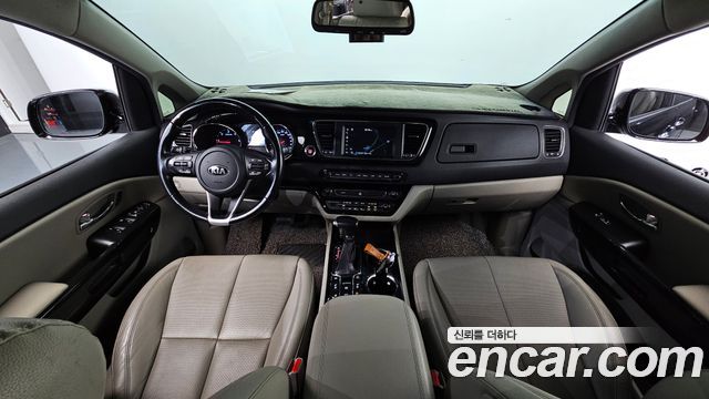 Kia Carnival 9-Seater Noblesse 2019 — фото 7