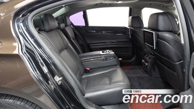 BMW 7 Series (F01) 740Li 2013 — фото 12