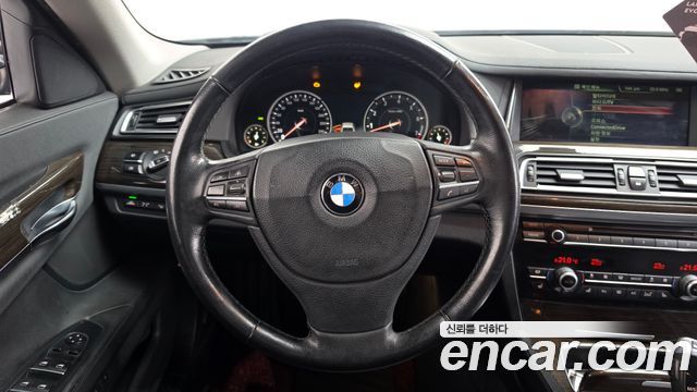 BMW 7 Series (F01) 740Li 2013 — фото 14