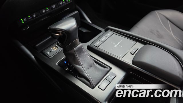 Lexus ES300h (VII) Luxury 2019 — фото 9