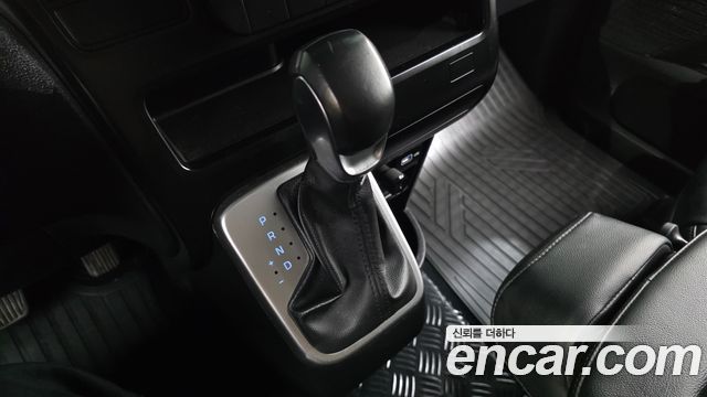 Hyundai Staria Tourer 11-Seater Modern 2023 — фото 9