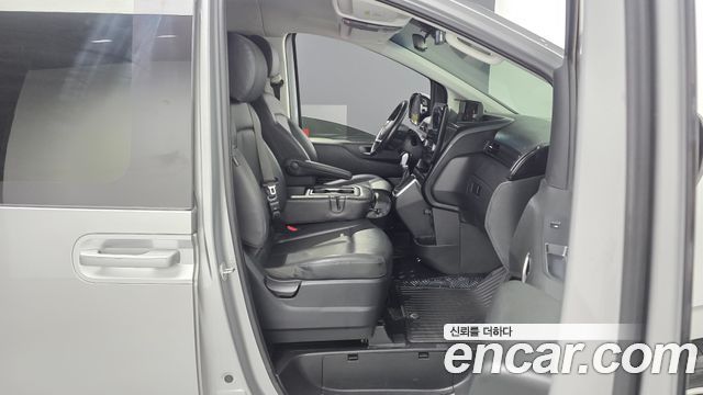 Hyundai Staria Tourer 11-Seater Modern 2023 — фото 11