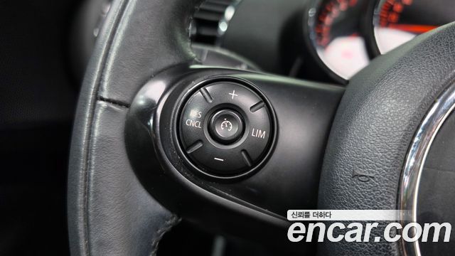 MINI Cooper Clubman Standard 2nd 2019 — фото 15