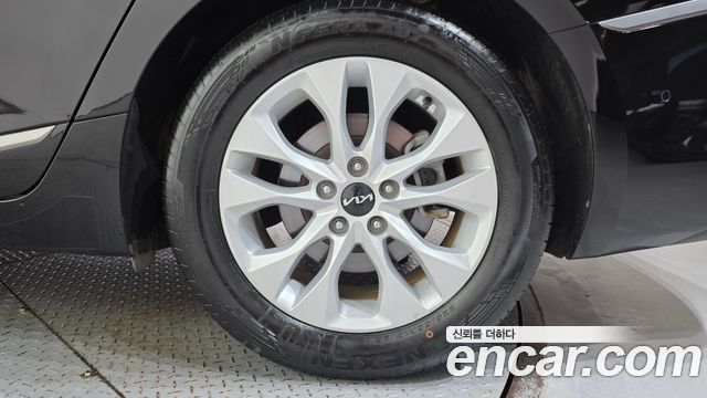 Kia K8 2.5 Gasoline 2WD Noblesse 2022 — фото 21