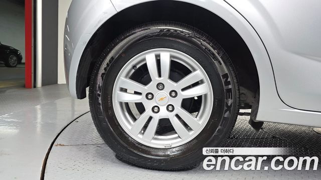 Chevrolet Aveo Hatchback 1.4 Turbo LS Standard 2016 — фото 5