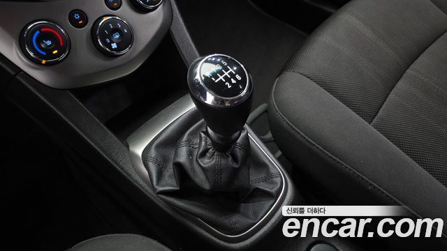 Chevrolet Aveo Hatchback 1.4 Turbo LS Standard 2016 — фото 9