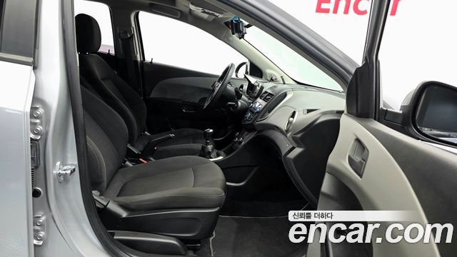 Chevrolet Aveo Hatchback 1.4 Turbo LS Standard 2016 — фото 12