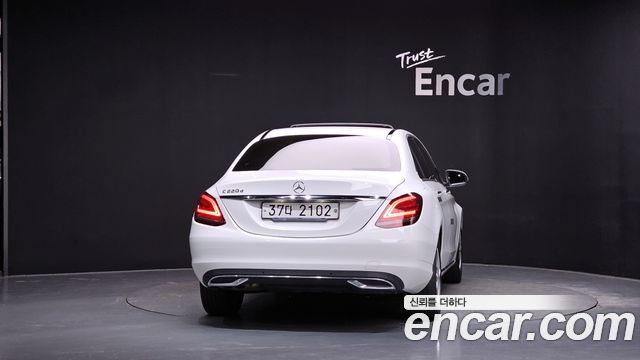 Mercedes-Benz C-Class (W205) C220 d Avantgarde 2019 — фото 4