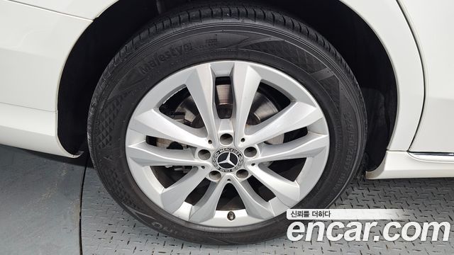 Mercedes-Benz C-Class (W205) C220 d Avantgarde 2019 — фото 5