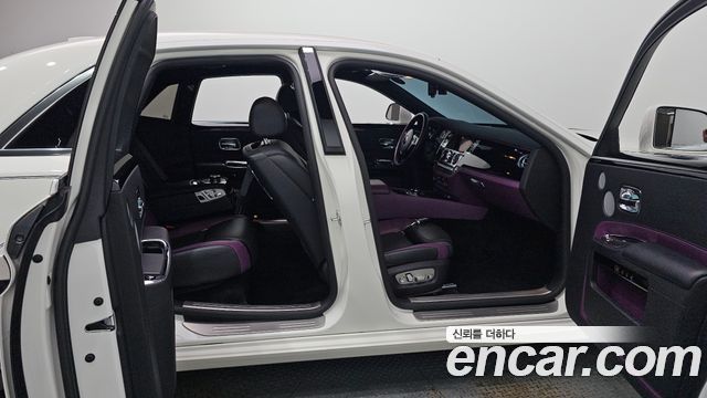 Rolls-Royce Ghost 6.6 V12 2020 — фото 38