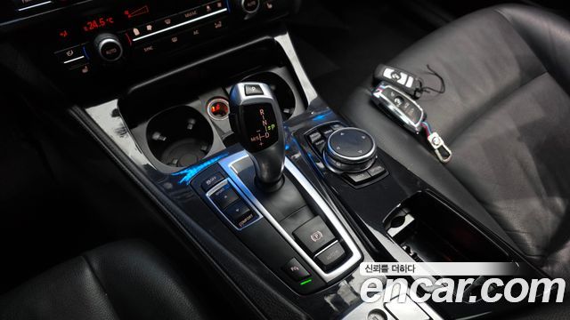 BMW 5 Series (F10) 520d 2015 — фото 9
