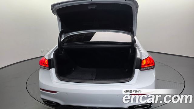 Genesis G80 3.3 GDI AWD Luxury 2019 — фото 35