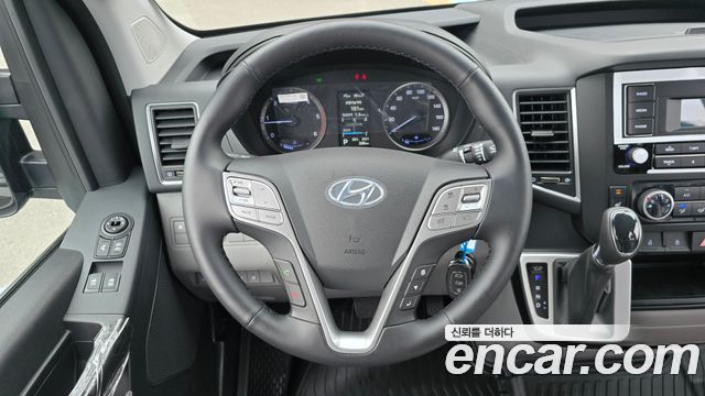 Hyundai Solati 16-seater Deluxe 2024 — фото 12