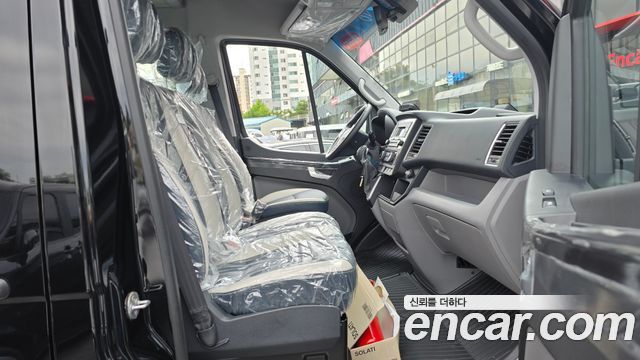 Hyundai Solati 16-seater Deluxe 2024 — фото 26
