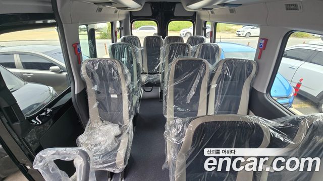 Hyundai Solati 16-seater Deluxe 2024 — фото 27