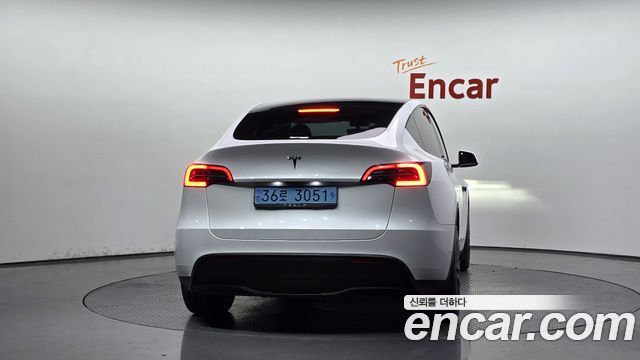 Tesla Model Y RWD 2023 — фото 4