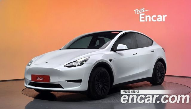 Tesla Model Y RWD 2023 — фото 1