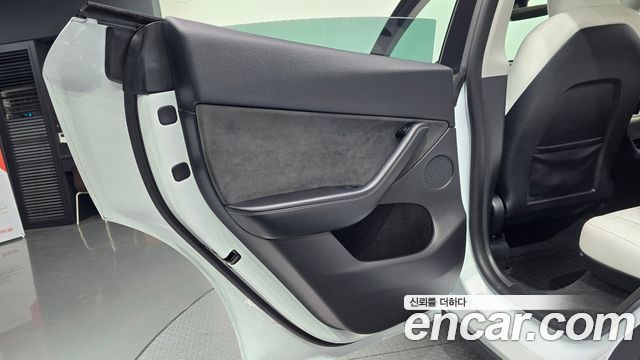 Tesla Model Y RWD 2023 — фото 25